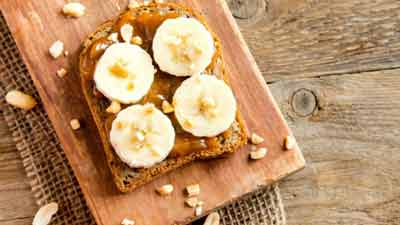 Toast with peanut butter and banana